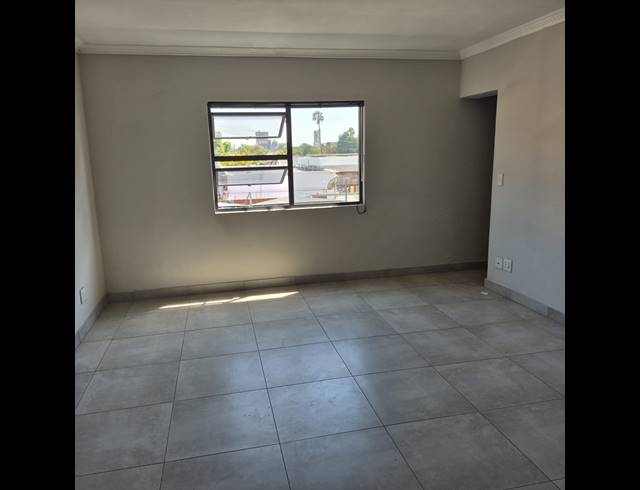 2 BEDROOM FLAT TO LET IN MONTCLAIR